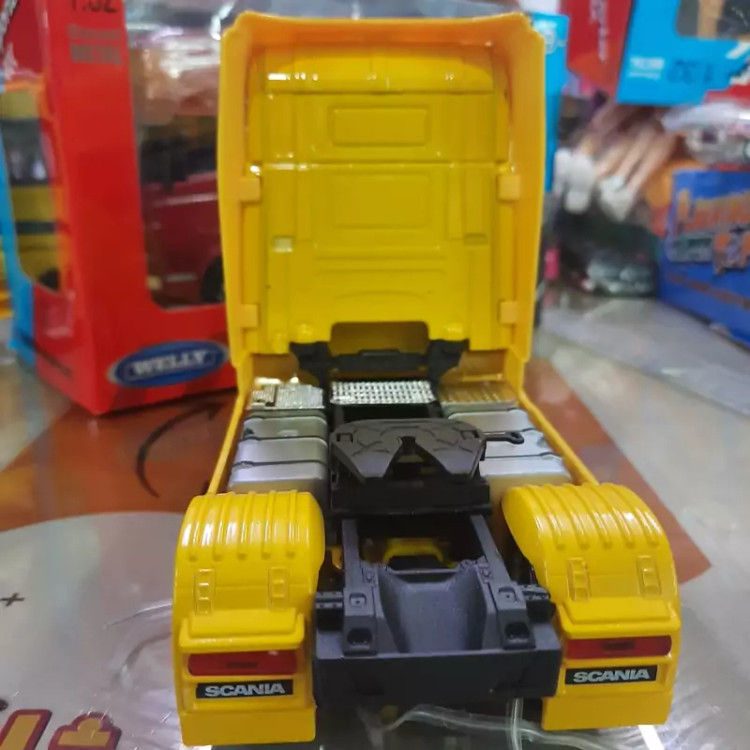 ماکت فلزی کله تریلی اسکانیا Scania V8 R730 برند ویلی رنگ زرد