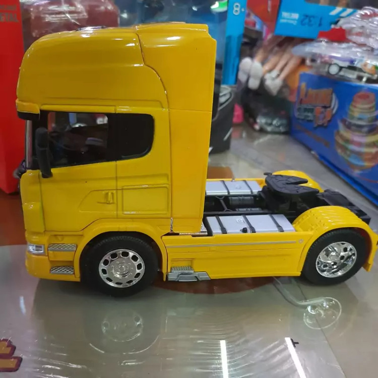 ماکت فلزی کله تریلی اسکانیا Scania V8 R730 برند ویلی رنگ زرد