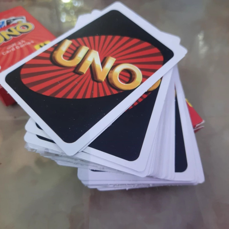 بازی فکری انو(UNO)کارتی