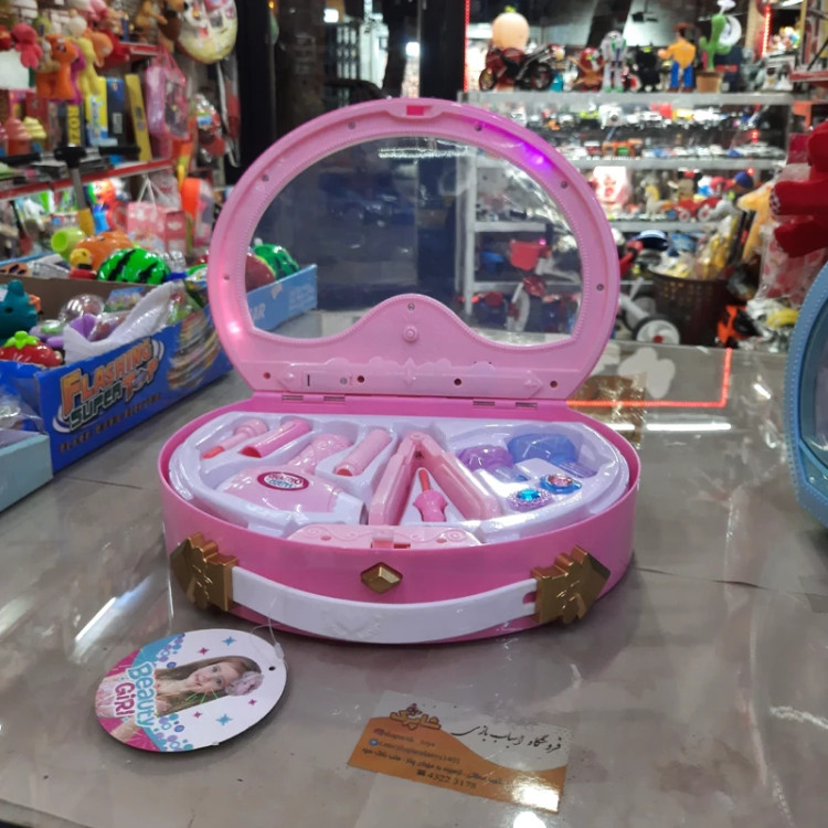 ست آرایشی کیف قلبی موزیکال چراغدار وارداتی