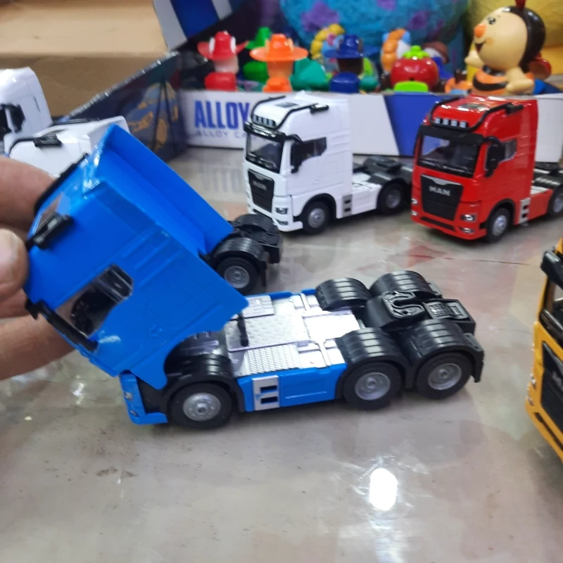 ماکت فلزی کله تریلی مان موزیکال چراغدار سر خم شو دو محور