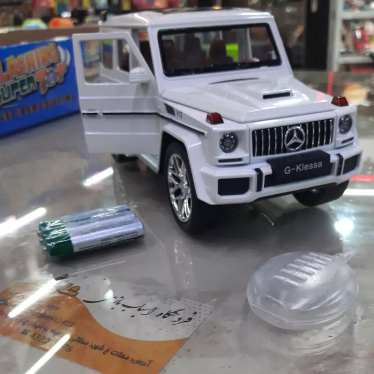 ماکت فلزی بنز amg عقب کش موزیکال چراغدار،دارای بوق دود زای بوق،شش در بازشو