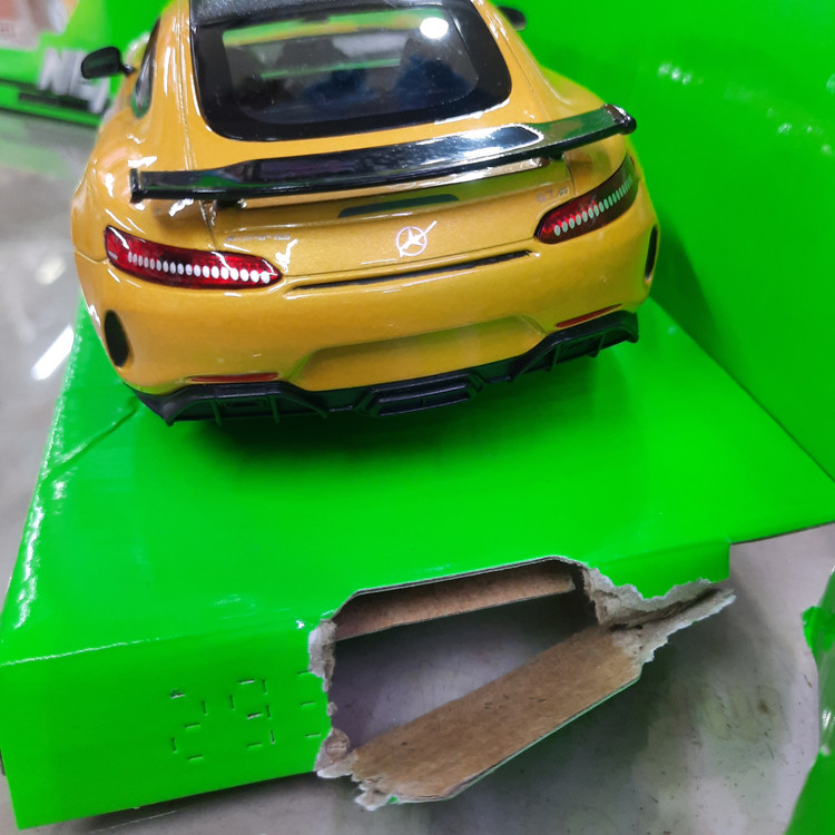 ماکت فلزی مرسدس بنز (Mersedes AMG GTR) برند ویلی فرمان پذیر